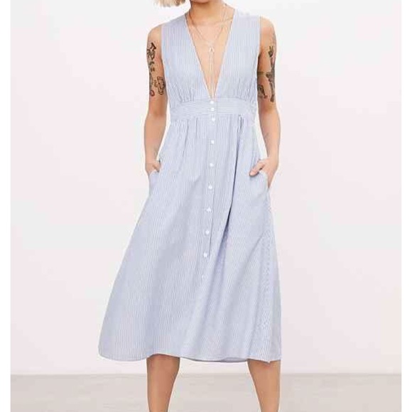 Kimchi Blue Dresses & Skirts - Kimchi Blue Plunging Button Down Dress